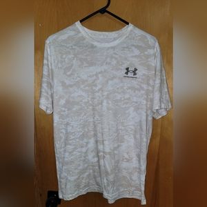 Under Armour Heat Gear Loose Digital Camo Print Men’s Tee Shirt Size L